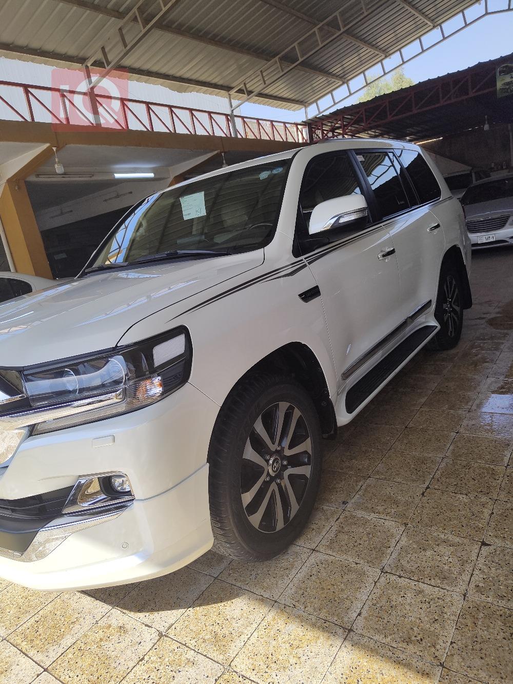 تويوتا لاندكروزر